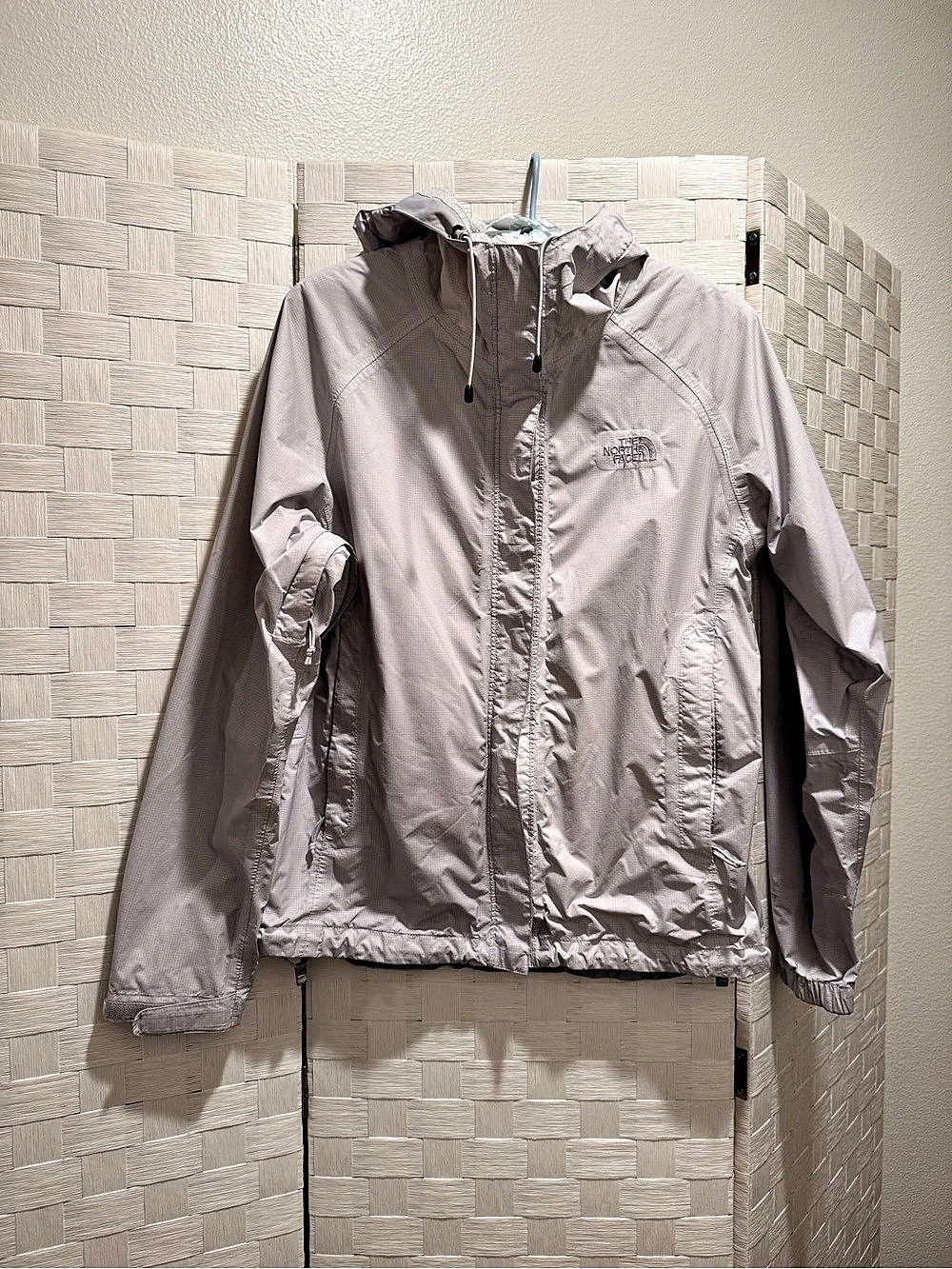 The North Face Jacket Women's Hooded Jacket Light Gray